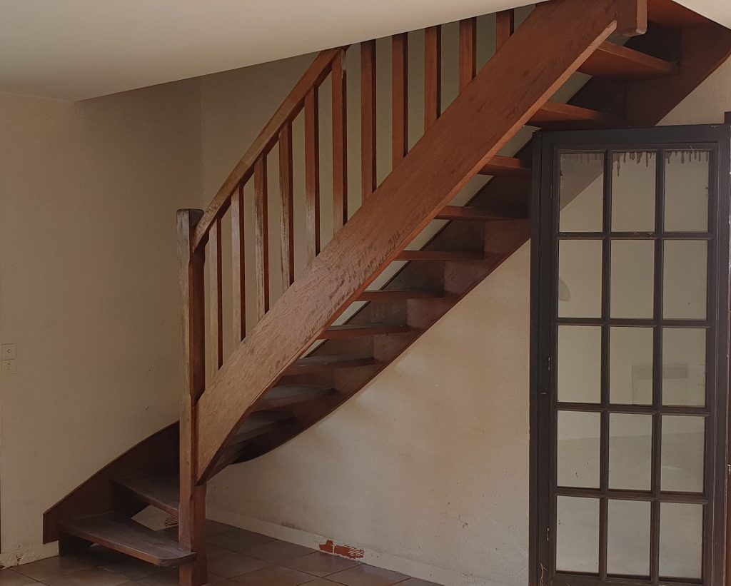 Rafraichissement pour cet escalier à Crac’h - Avant