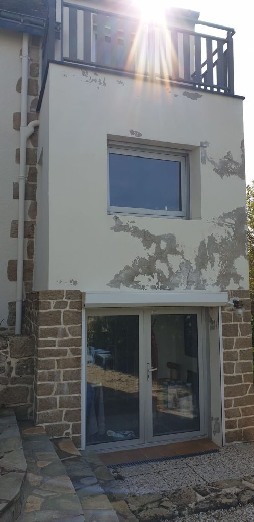 Rénovation de façade à La Trinité-sur-Mer - Après lavage