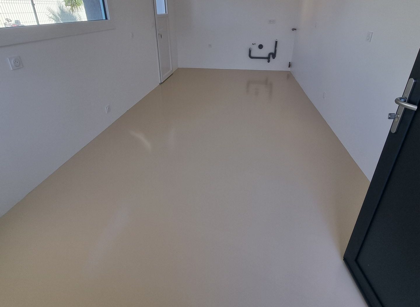 Peinture de sol de garage à Calan