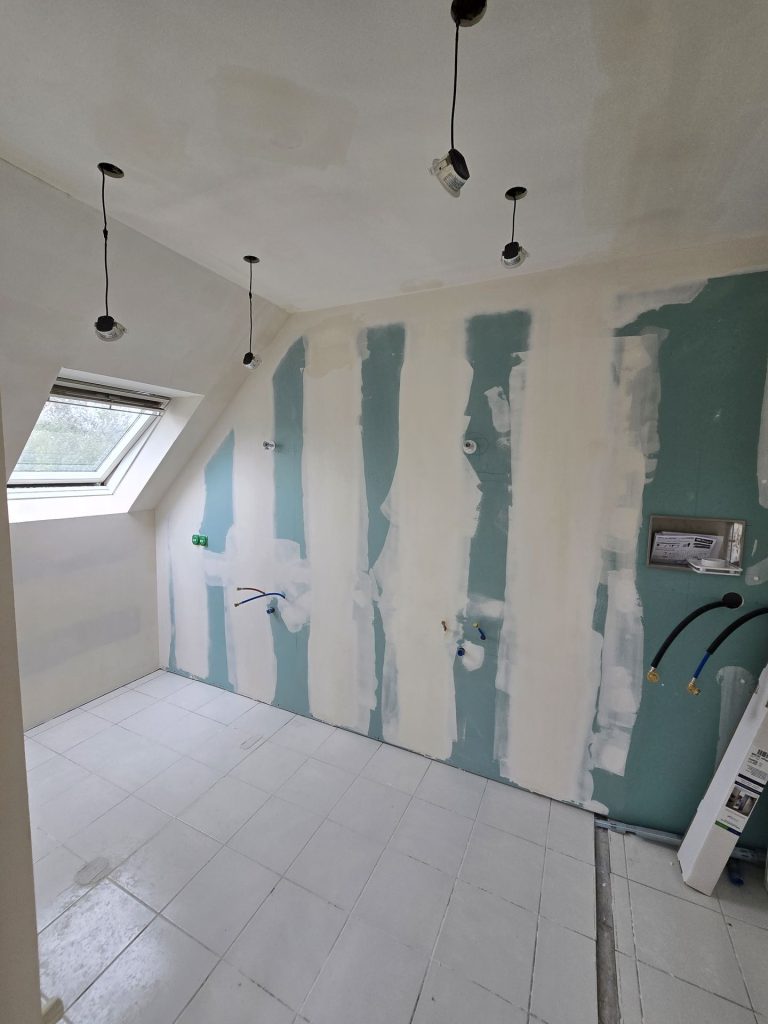 Pose de sol PVC et travaux de peinture à Larmor-Plage 1