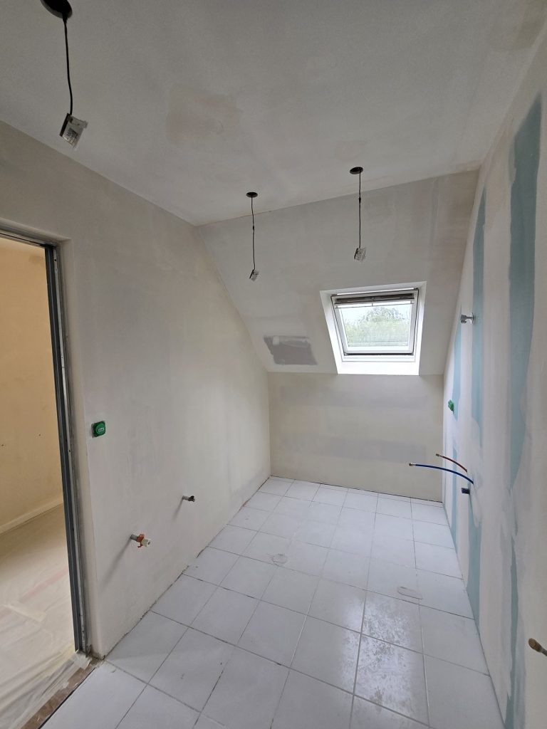 Pose de sol PVC et travaux de peinture à Larmor-Plage 2