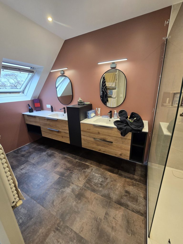 Pose de sol PVC et travaux de peinture à Larmor-Plage 3